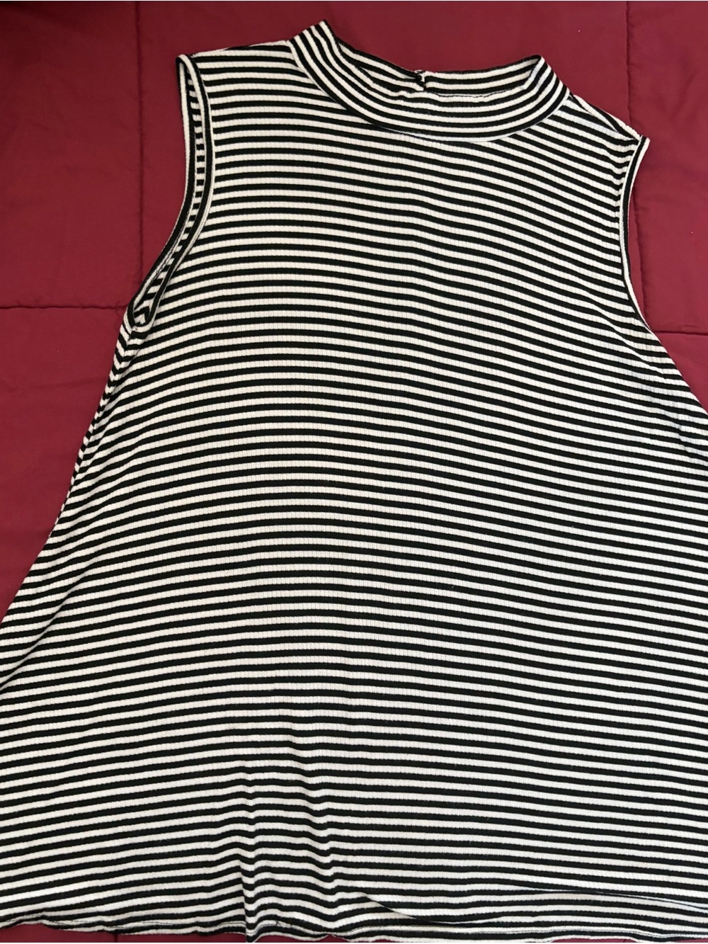 2 Items: Black & White Striped Tunic Top & Mossimo Short Shorts